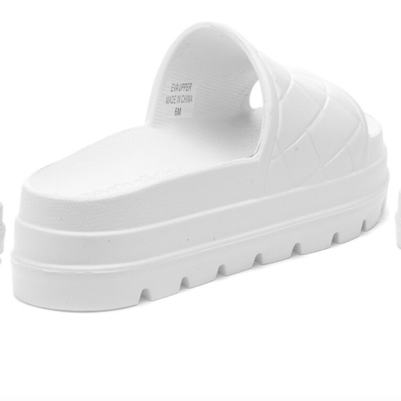 Beach Slides, by J/Slides, in a White Quilted Platform Sandal (NWOT) - Picture 2 of 5